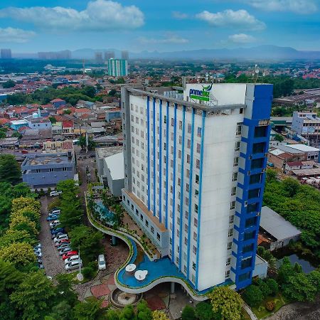 Primebiz Cikarang Hotel Kültér fotó
